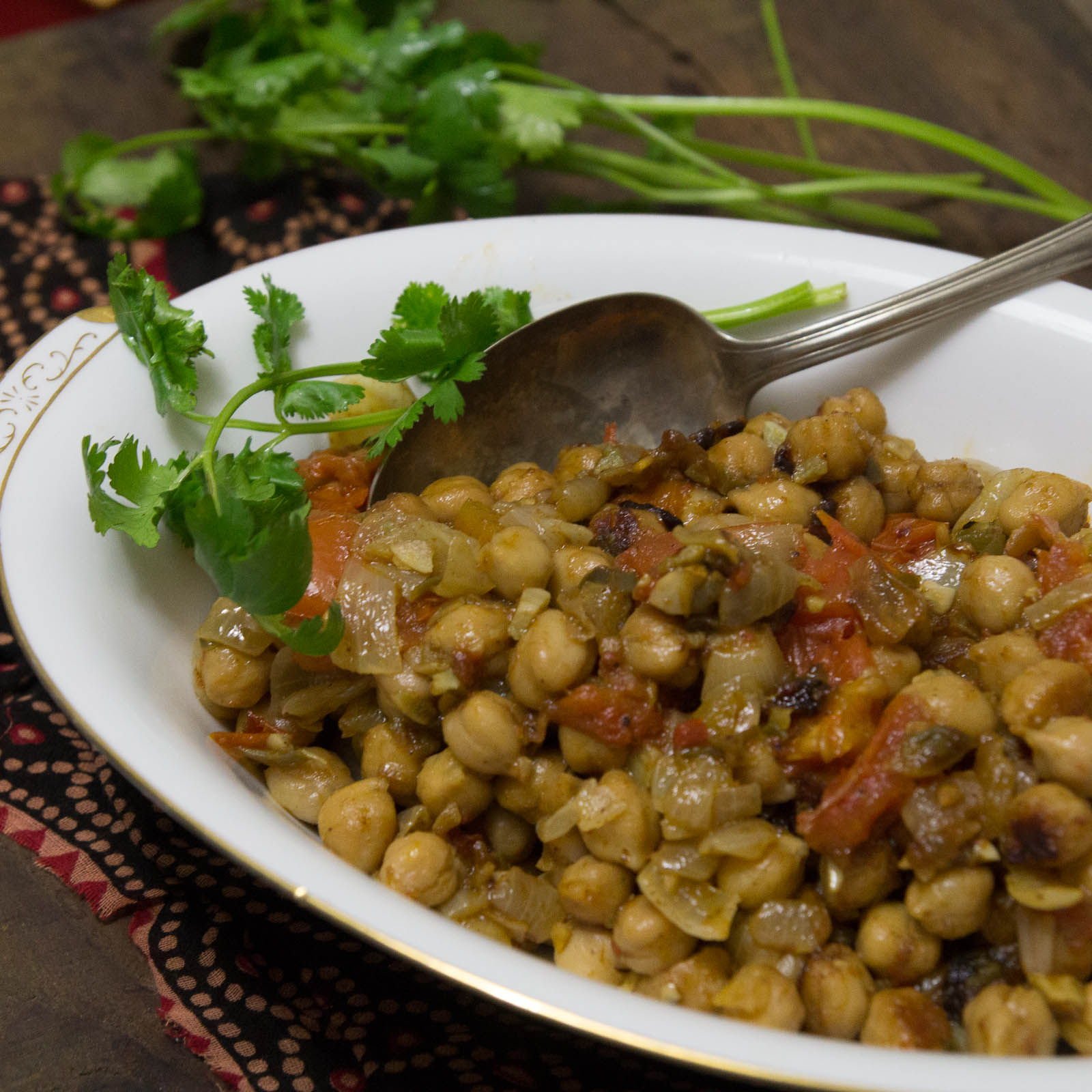 Chana Masala recipe by Indiaphile.info