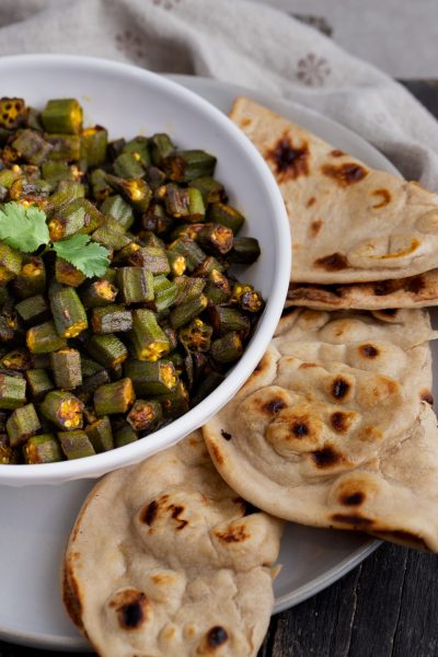 Bhinda nu shaak with paratha