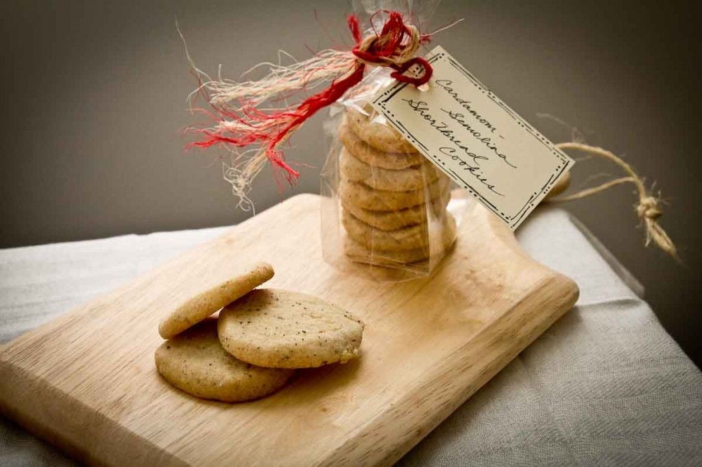 Cardamom Semolina Shortbread Cookies by Indiaphile.info