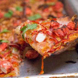 Tandoori paneer pizza