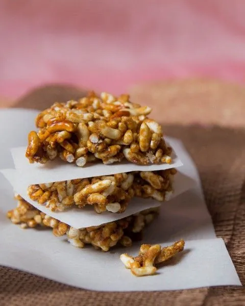 Puffed Rice Brittle (Chikki) by Indiaphile.info