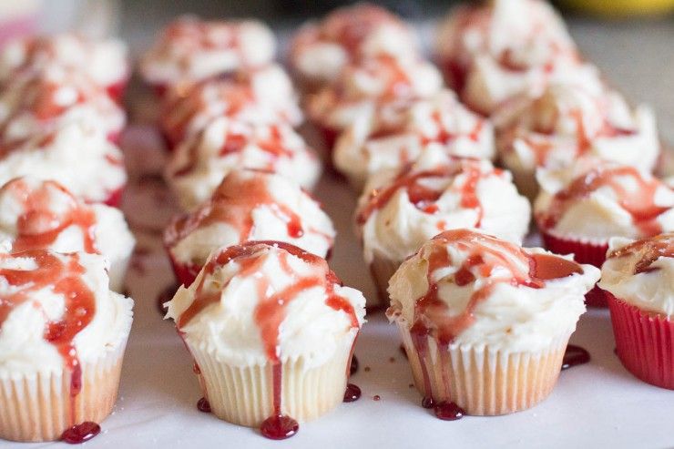 Saffron Cupcakes with Red Wine Caramel by Indiaphile.info