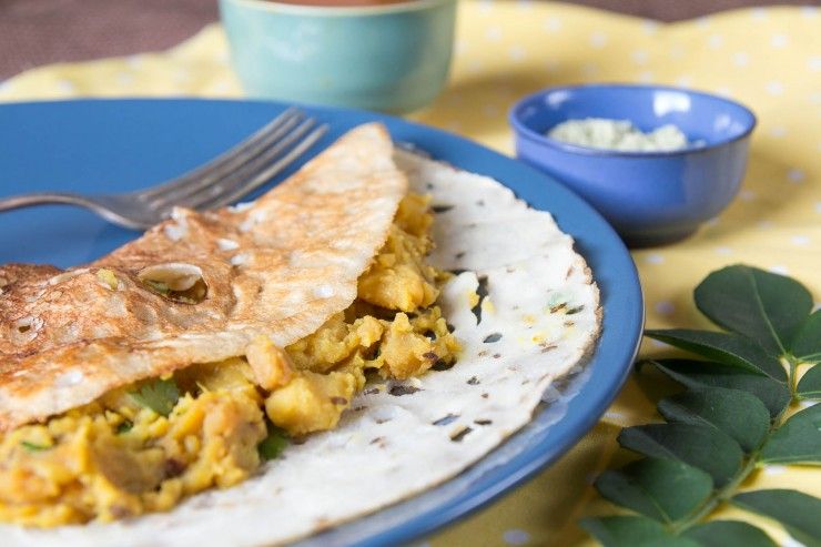 Quick Savory Semolina Crepes with Potato Curry and Coconut Chutney (Rava Masala Dosa) by Indiaphile.info