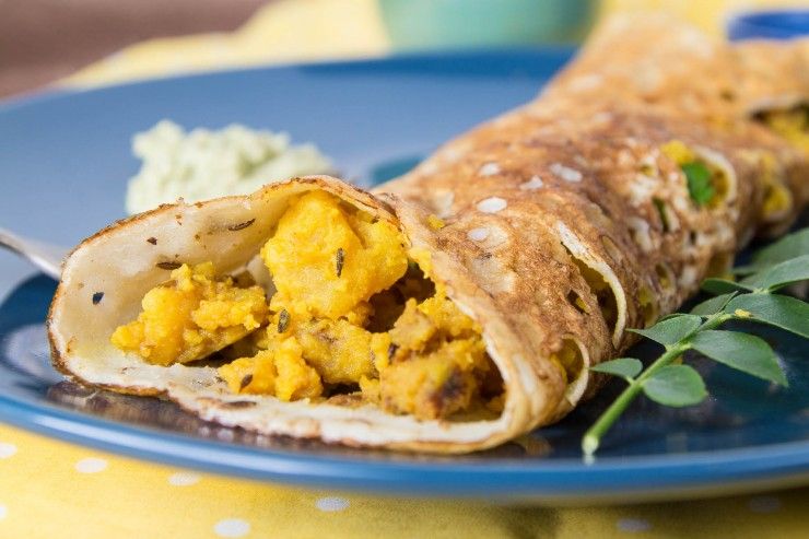 Quick Savory Semolina Crepes with Potato Curry and Coconut Chutney (Rava Masala Dosa) by Indiaphile.info