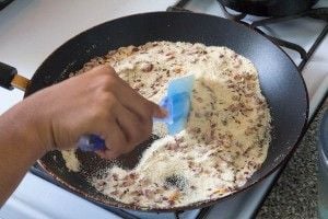 Semolina toasting in pan