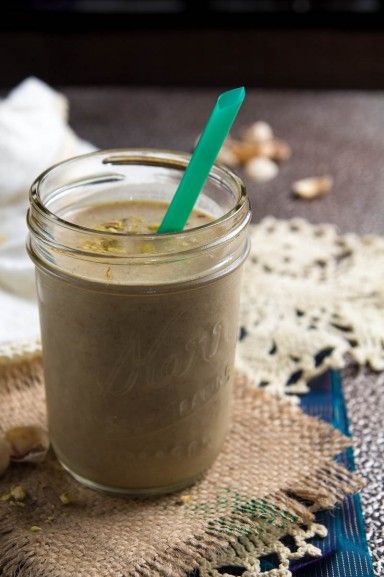 Pistachio date milk smoothie recipe by Indiaphile.info
