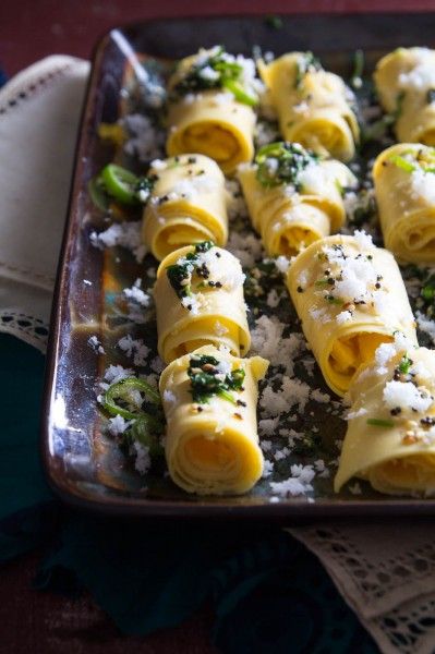 Spicy Garbanzo Bean Flour Rolls (Khandvi) recipe by Indiaphile.info