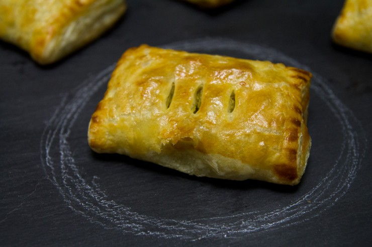 Mixed Vegetable Curry Puffs