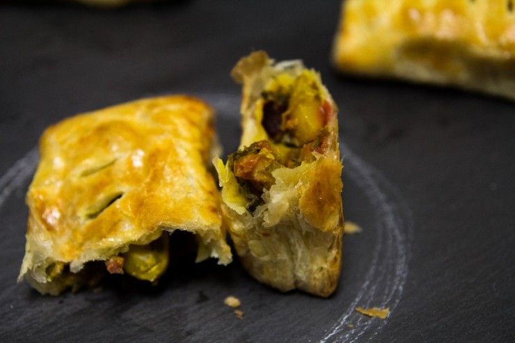 Mixed Vegetable Curry Puffs