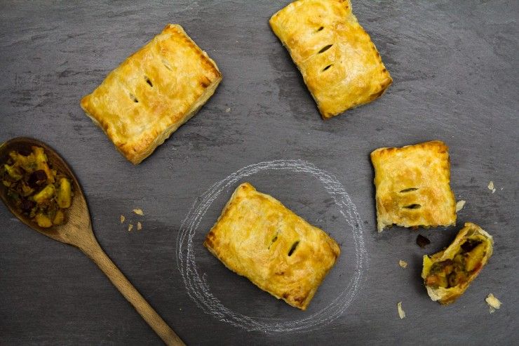 Mixed Vegetable Curry Puffs