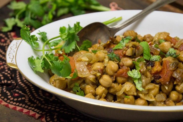 Chana Masala recipe by Indiaphile.info