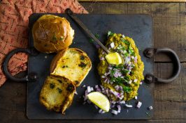 Pav Bhaji recipe by Indiaphile.info