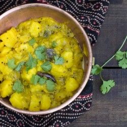 Pressure Cooker Potato Curry (Aloo Shaak)