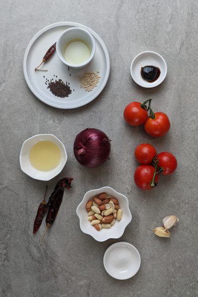 Ingredients of tomato chutney