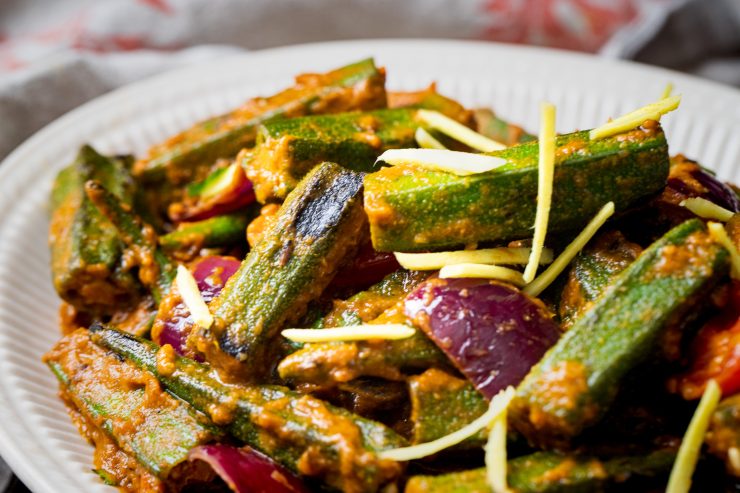 Close up image of bhindi do pyaza