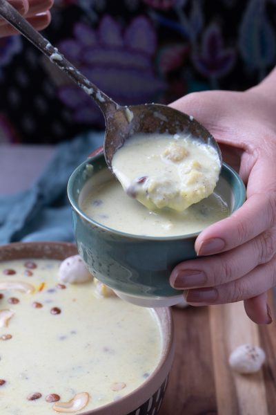 Serving makhana kheer